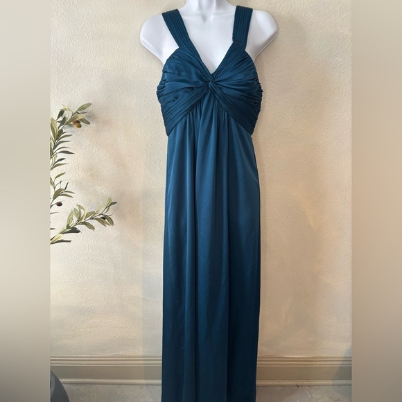 Bcbg‎ max gown - Picture 1 of 7